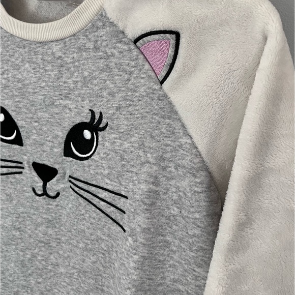 The Children’s Place Cat gray and off white comfy Sweatshirt Girls Size 10 / 12 - Picture 2 of 4